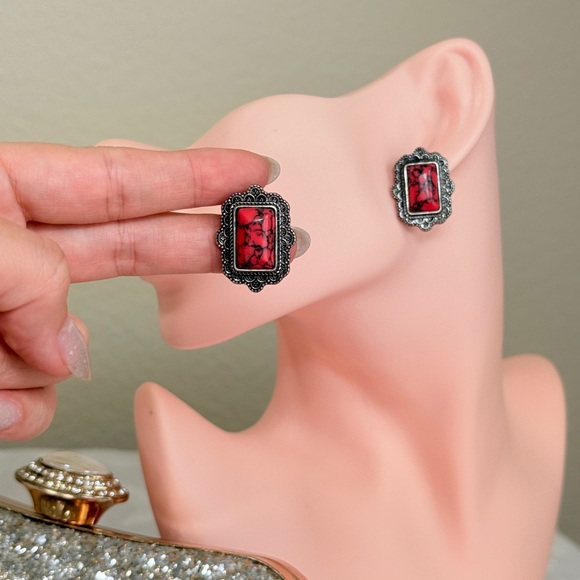 ⚜️ Elegant Red and Silver Earrings - Picture 4 of 7